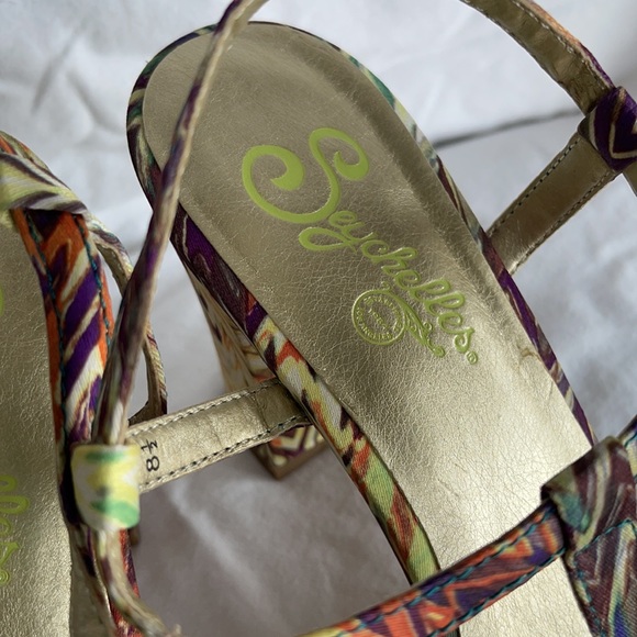 Heels - Picture 3 of 4